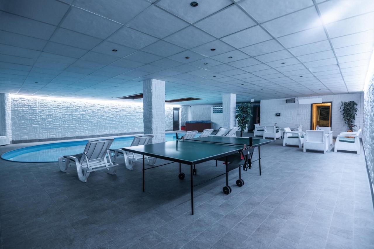 Tiszaug Club Hotel Pegasus מראה חיצוני תמונה