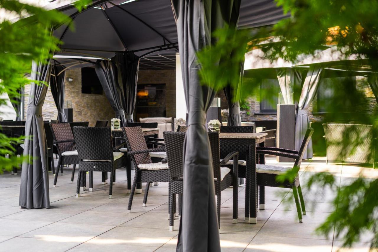 Tiszaug Club Hotel Pegasus מראה חיצוני תמונה